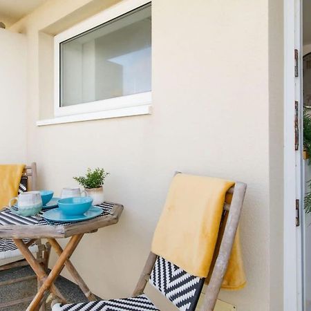 דירות Two Bed Seafront Escape In איסט וויטרינג מראה חיצוני תמונה