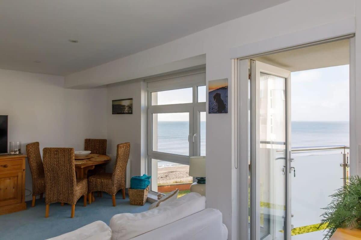דירות Two Bed Seafront Escape In איסט וויטרינג מראה חיצוני תמונה