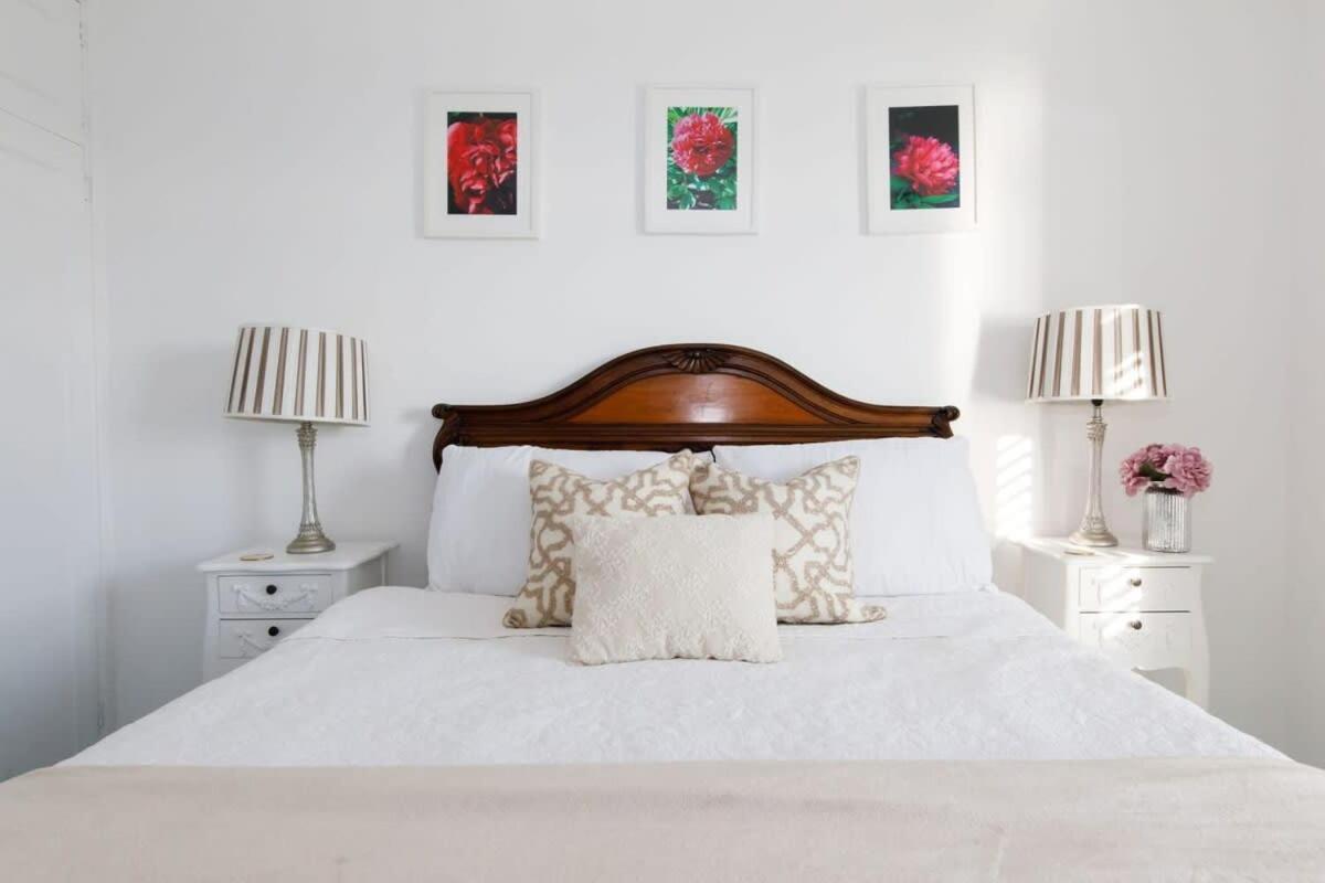 דירות Two Bed Seafront Escape In איסט וויטרינג מראה חיצוני תמונה