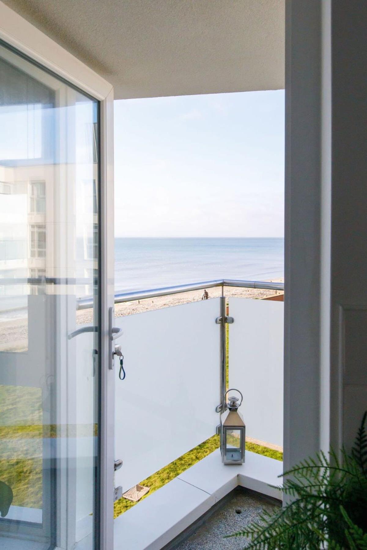דירות Two Bed Seafront Escape In איסט וויטרינג מראה חיצוני תמונה